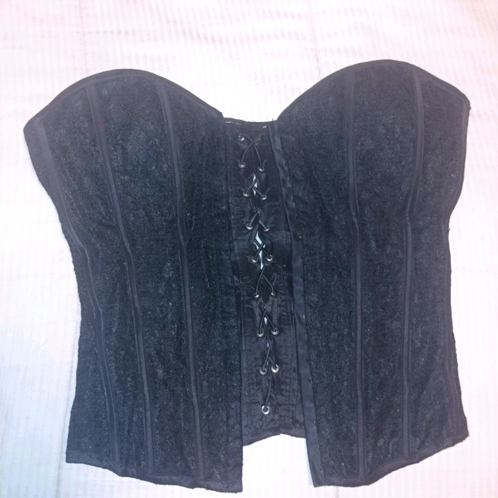 Black lace corset bustier
